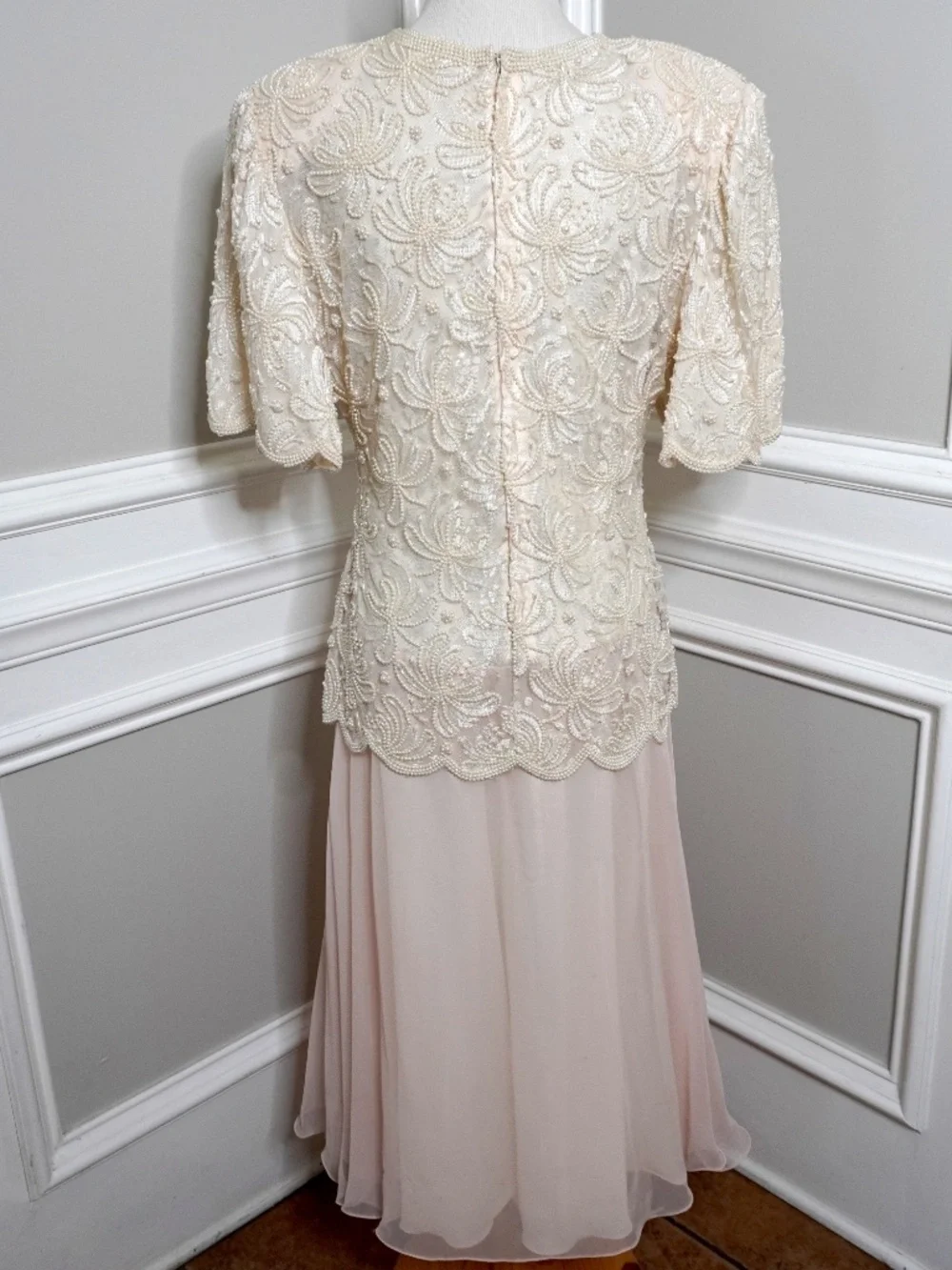 Vintage Laurence Kazar Lace, Pearls, Sequins White/Pink Formal Dress, Size M - Picture 6 of 9